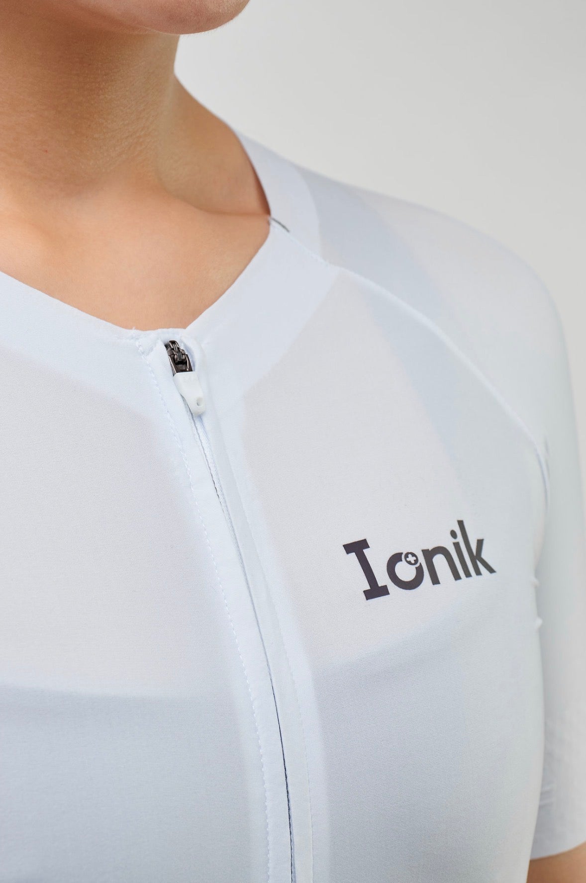 Jersey de ciclismo Ionik Pro femenino Neck Less blanco