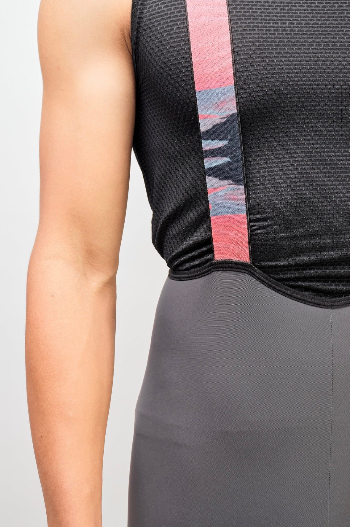 Pantaloneta de ciclismo Ionik Tubular gris masculina con cargaderas