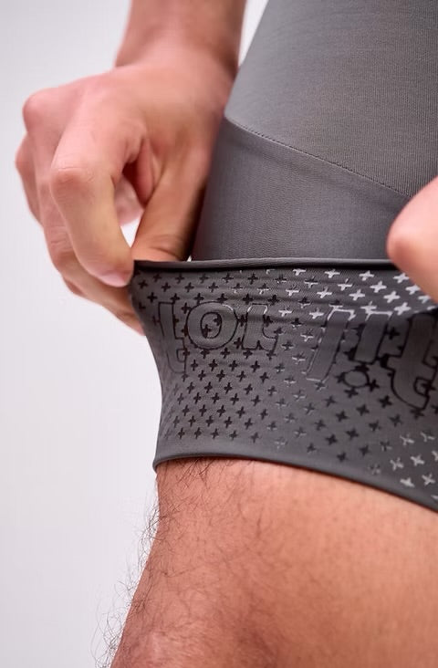 Licra de ciclismo Ionik Onix gris con cargaderas para hombre